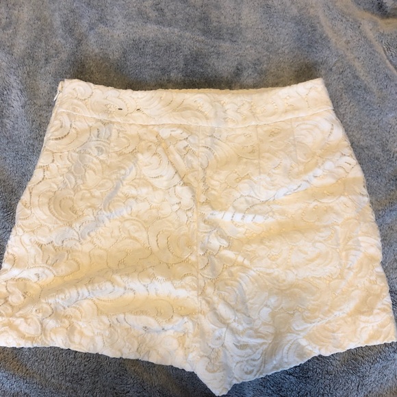 express lace shorts - Picture 4 of 5